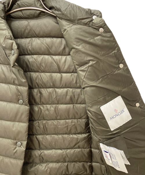 MONCLER（モンクレール）MONCLER (モンクレール) ダウンベスト 210934832105 カーキの古着・服飾アイテム