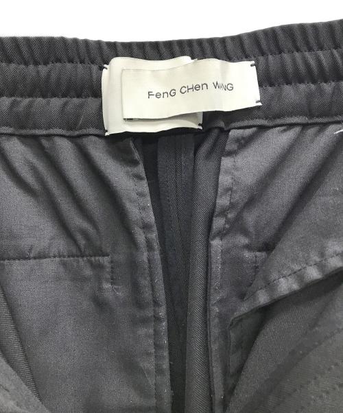 FenG CHen WANG（フェンチェンワン）FenG CHen WANG (フェンチェンワン) プリントカーゴパンツ ブラック×グリーン サイズ:XLの古着・服飾アイテム