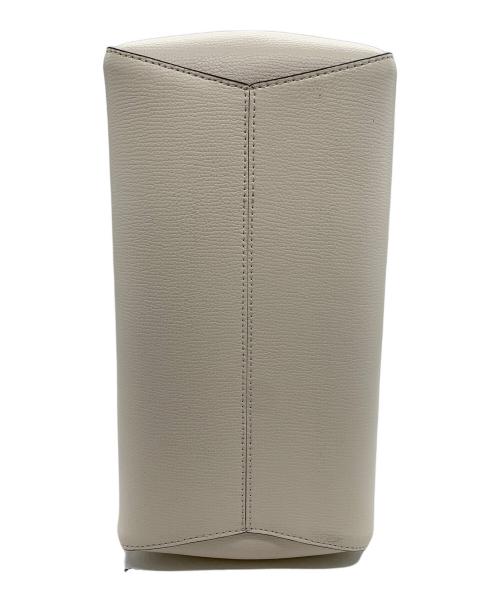 Kate Spade（ケイトスペード）Kate Spade (ケイトスペード) ハンドバッグ ホワイトの古着・服飾アイテム