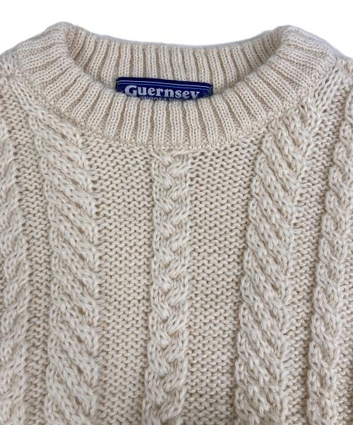 GUERNSEY WOOLLENS（ガンジーウーレンズ）GUERNSEY WOOLLENS (ガンジーウーレンズ) ケーブルニット アイボリー サイズ:34の古着・服飾アイテム
