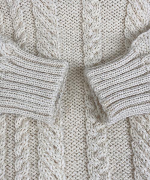 GUERNSEY WOOLLENS（ガンジーウーレンズ）GUERNSEY WOOLLENS (ガンジーウーレンズ) ケーブルニット アイボリー サイズ:34の古着・服飾アイテム