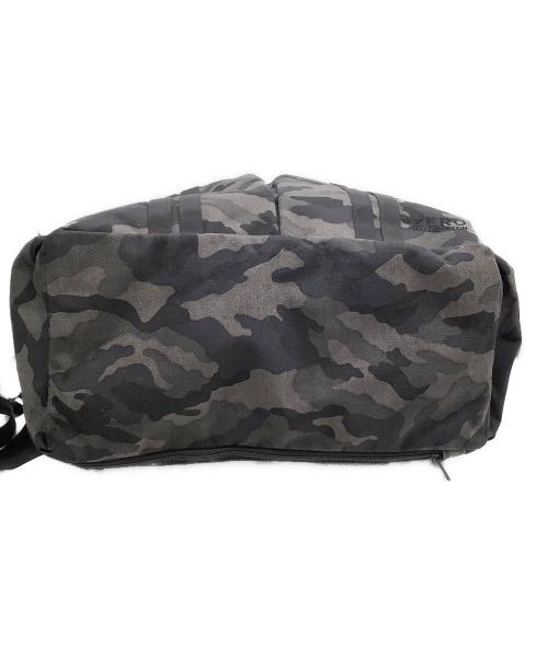ZERO HALLIBURTON（ゼロ ハリバートン）ZERO HALLIBURTON (ゼロハリバートン) カモフラボストンバッグ グレーの古着・服飾アイテム