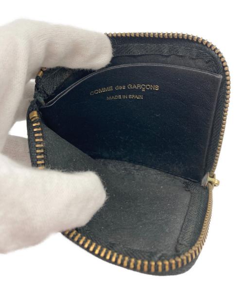 COMME des GARCONS（コムデギャルソン）COMME des GARCONS (コムデギャルソン) エンボス加工コンパクトウォレット ブラック サイズ:-の古着・服飾アイテム