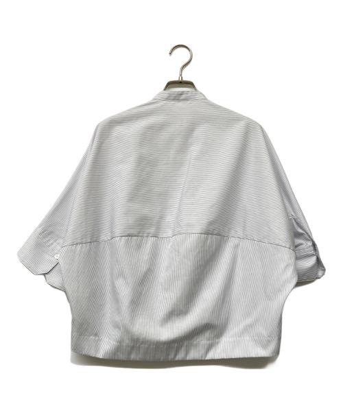 MACPHEE（マカフィー）MACPHEE (マカフィー) 23SS コットンブロード バンドカラークロップドシャツ ホワイト×ネイビー サイズ:36の古着・服飾アイテム