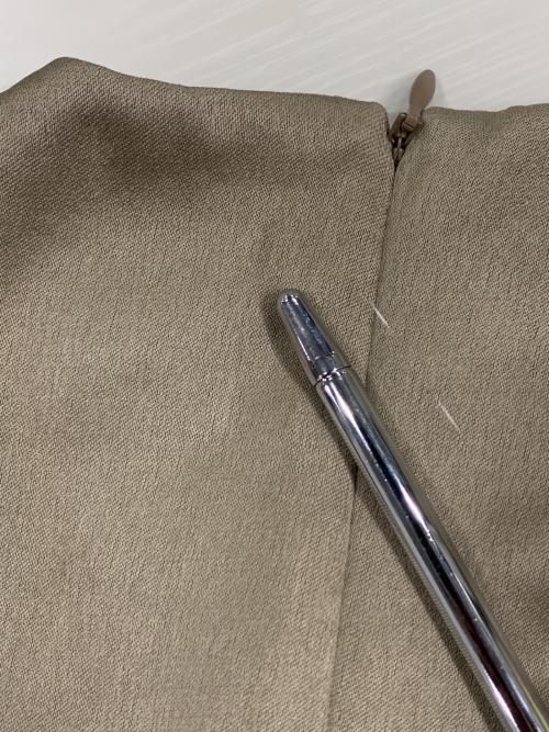 OMMO（オーエムエムオー）OMMO (オーエムエムオー) SATIN DRAPE OP ベージュ サイズ:38の古着・服飾アイテム