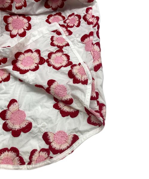 MONCLER GENIUS（モンクレール ジーニアス）MONCLER GENIUS (モンクレール ジーニアス) Simone Rocha (シモーネ ロシャ) フラワー刺繍ロングシャツ ホワイト サイズ:34の古着・服飾アイテム
