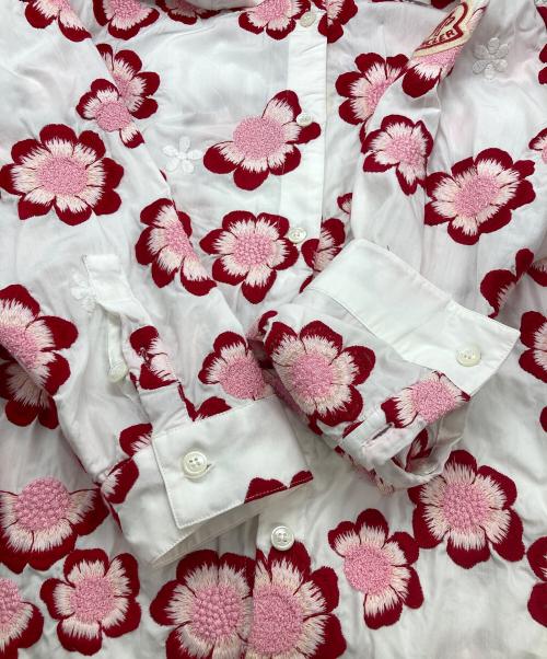 MONCLER GENIUS（モンクレール ジーニアス）MONCLER GENIUS (モンクレール ジーニアス) Simone Rocha (シモーネ ロシャ) フラワー刺繍ロングシャツ ホワイト サイズ:34の古着・服飾アイテム