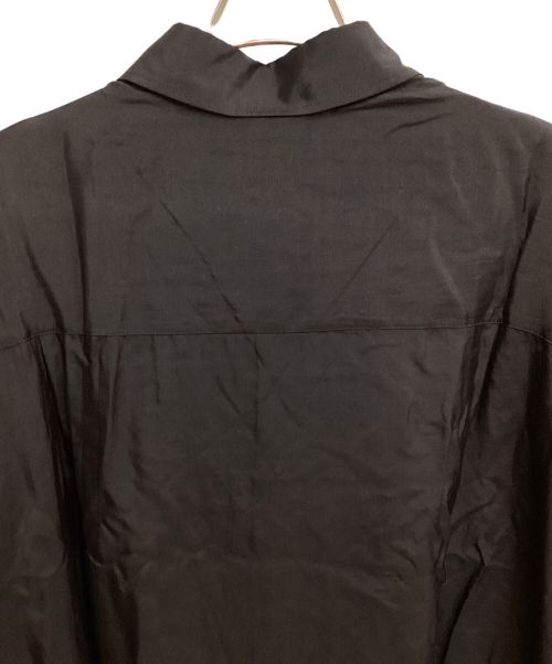 Yohji Yamamoto pour homme（ヨウジヤマモト プールオム）Yohji Yamamoto pour homme (ヨウジヤマモト プールオム) 23SS BODY SIDE BTN OPEN BLOUSE（ボディサイドボタンオープンブラスすオープンブラウス） ブラック サイズ:2の古着・服飾アイテム
