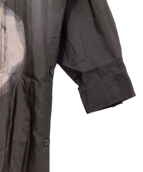 Yohji Yamamoto pour homme（ヨウジヤマモト プールオム）Yohji Yamamoto pour homme (ヨウジヤマモト プールオム) 23SS BODY SIDE BTN OPEN BLOUSE（ボディサイドボタンオープンブラスすオープンブラウス） ブラック サイズ:2の古着・服飾アイテム