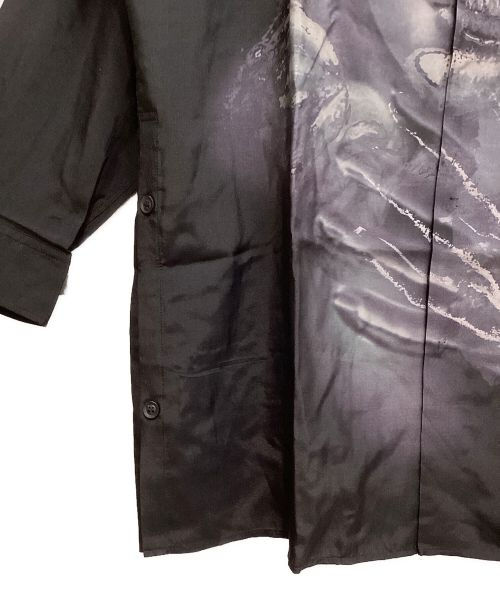 Yohji Yamamoto pour homme（ヨウジヤマモト プールオム）Yohji Yamamoto pour homme (ヨウジヤマモト プールオム) 23SS BODY SIDE BTN OPEN BLOUSE（ボディサイドボタンオープンブラスすオープンブラウス） ブラック サイズ:2の古着・服飾アイテム