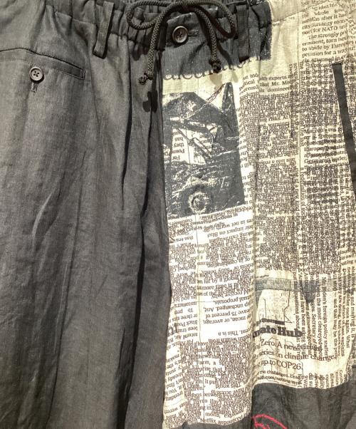 Yohji Yamamoto pour homme（ヨウジヤマモト プールオム）Yohji Yamamoto pour homme (ヨウジヤマモト プールオム) YUUKA ASAKURA LINEN NEWSPAPER PRINT TWO TONE PANTS ブラック サイズ:2の古着・服飾アイテム