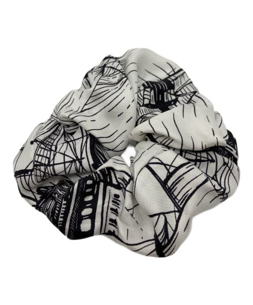 Salvatore Ferragamo（サルヴァトーレ フェラガモ）Salvatore Ferragamo (サルヴァトーレ フェラガモ) シュシュ&スカーフ ホワイトの古着・服飾アイテム