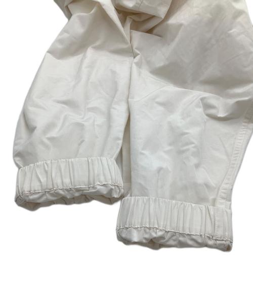 ebure（エブール）EBURE (エブール) ライトタフタジップアップパーカーブルゾン ベージュ サイズ:36の古着・服飾アイテム