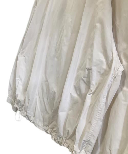 ebure（エブール）EBURE (エブール) ライトタフタジップアップパーカーブルゾン ベージュ サイズ:36の古着・服飾アイテム