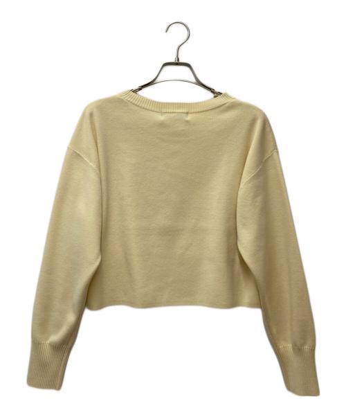 JUSGLITTY（ジャスグリッティー）JUSGLITTY (ジャスグリッティー) ロゴブローチ付クロップドニット 44150510 アイボリー サイズ:2の古着・服飾アイテム