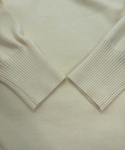 JUSGLITTY（ジャスグリッティー）JUSGLITTY (ジャスグリッティー) ロゴブローチ付クロップドニット 44150510 アイボリー サイズ:2の古着・服飾アイテム