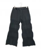 CFCLシーエフシーエル）の古着「FLUTED STRAIGHT PANTS」｜ブラック