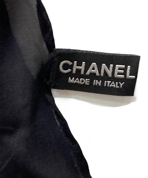 CHANEL（シャネル）CHANEL (シャネル) ココマークシルクスカーフ ブラック×ホワイトの古着・服飾アイテム