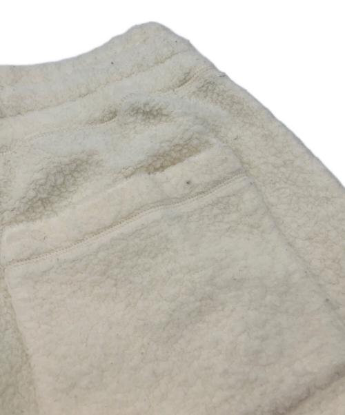 AMI Alexandre Mattiussi（アミアレクサンドルマテュッシ）AMI Alexandre Mattiussi (アミアレクサンドルマテュッシ) ボアフリースイージーパンツ アイボリー サイズ:XSの古着・服飾アイテム