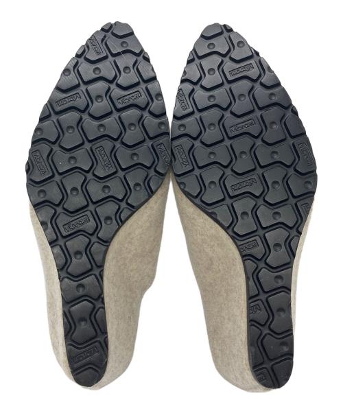 HYKE（ハイク）HYKE (ハイク) TOSHINOSUKE TAKEGAHARA (トシノスケ タケガハラ) ミュール　MULES-wool felt ベージュ サイズ:23の古着・服飾アイテム