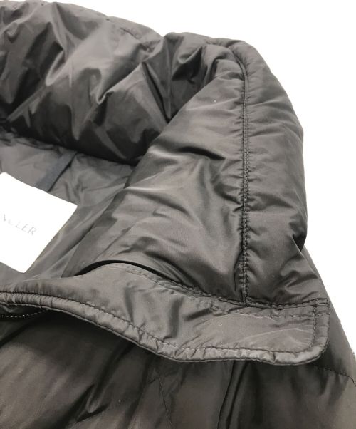 MONCLER（モンクレール）MONCLER (モンクレール) スタンドカラーフリルダウンジャケット ブラックの古着・服飾アイテム