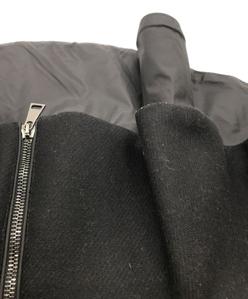 MONCLER（モンクレール）MONCLER (モンクレール) スタンドカラーフリルダウンジャケット ブラックの古着・服飾アイテム