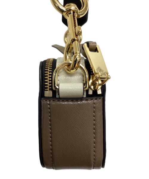 Marc by Marc Jacobs（マークバイマークジェイコブス）Marc by Marc Jacobs (マークバイマークジェイコブス) THE SNAP SHOT ベージュの古着・服飾アイテム