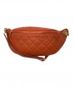 AULENTTIオウレンティ）の古着「キルティングボディバッグ」｜オレンジ