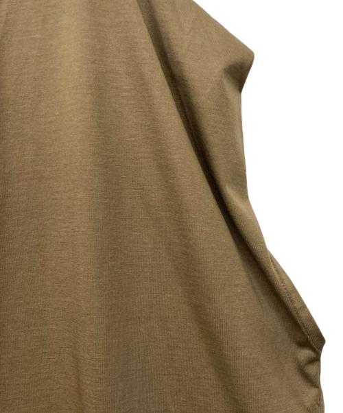 INED（イネド）INED (イネド) フレンチスリーブブラウス カーキ サイズ:9の古着・服飾アイテム