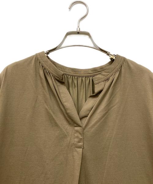 INED（イネド）INED (イネド) フレンチスリーブブラウス カーキ サイズ:9の古着・服飾アイテム