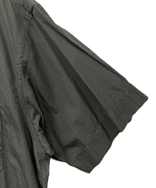 Graphpaper（グラフペーパー）Graphpaper (グラフペーパー) BROAD S/S OVERSIZED REGULAR COLLAR SHIRT グレー サイズ:Fの古着・服飾アイテム