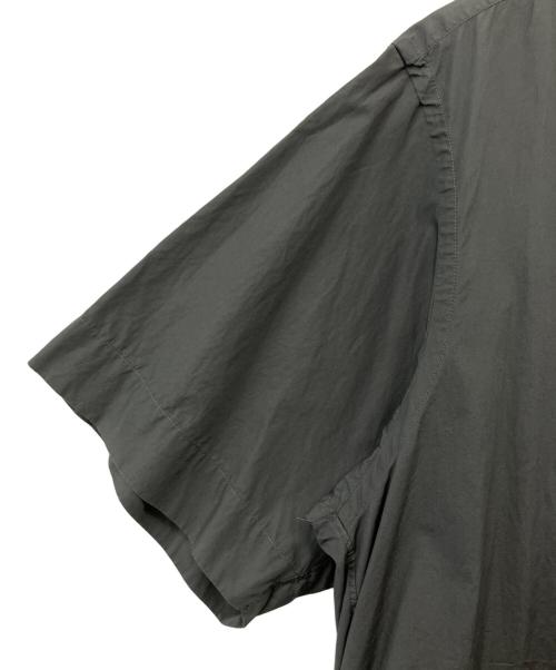 Graphpaper（グラフペーパー）Graphpaper (グラフペーパー) BROAD S/S OVERSIZED REGULAR COLLAR SHIRT グレー サイズ:Fの古着・服飾アイテム