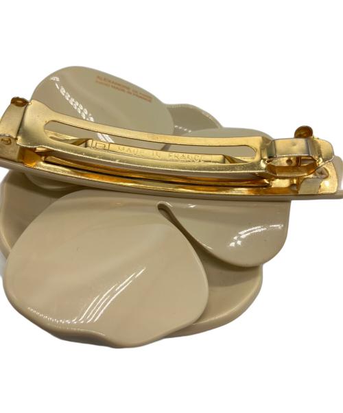 ALEXANDRE de Paris（アレクサンドルドゥパリ）ALEXANDRE de Paris (アレクサンドルドゥパリ) ストーンカメリアバレッタ ベージュの古着・服飾アイテム