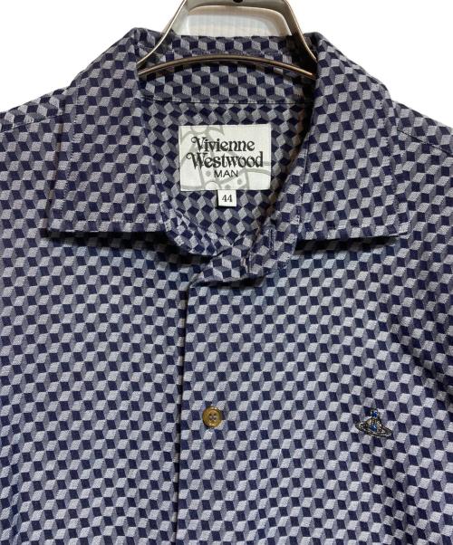 Vivienne Westwood man（ヴィヴィアン ウェストウッド マン）Vivienne Westwood man (ヴィヴィアン ウェストウッド マン) オーブ刺繍ジオメトリック柄シャツ ネイビー サイズ:44の古着・服飾アイテム