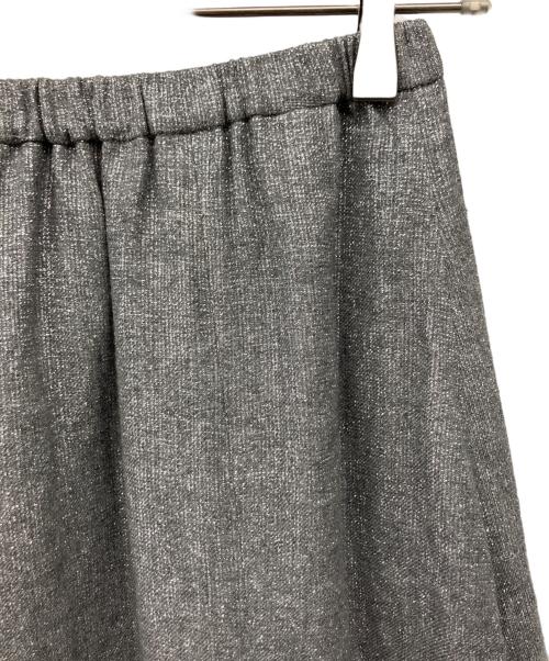 GRACE CLASS（グレースクラス）GRACE CLASS (グレースクラス) シャイニーフレアスカート グレー サイズ:36の古着・服飾アイテム