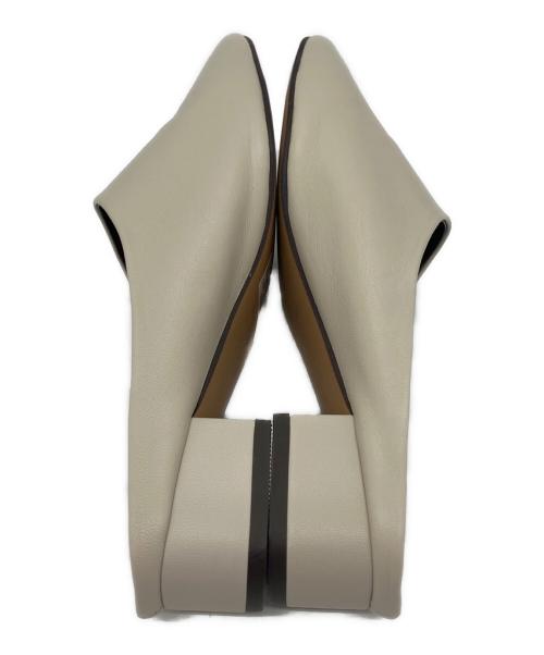 DRESSTERIOR（ドレステリア）DRESSTERIOR (ドレステリア) ポインテッドトゥミュール ベージュ サイズ:22.5の古着・服飾アイテム