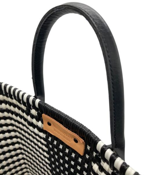 DIMINUTIVO（ディミヌティーボ）Diminutivo (ディミヌティーボ) レザーハンドルメルカドトートバッグ ブラック×ホワイトの古着・服飾アイテム