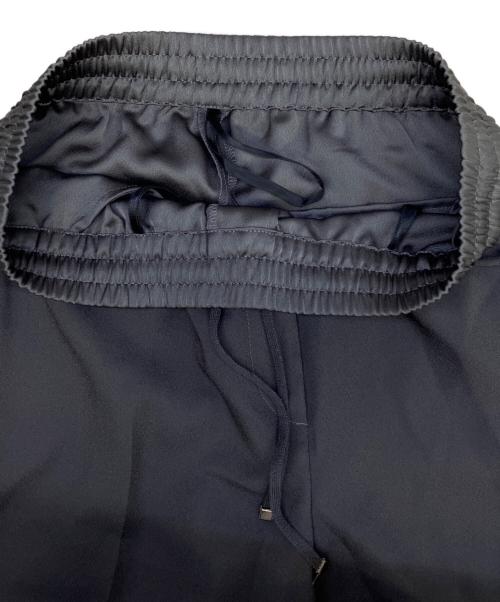 icB（アイシービー）icB (アイシービー) FluidBackSatin ドロストパンツ ダークグレー サイズ:2　(7)の古着・服飾アイテム