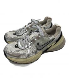 NIKE（ナイキ）の古着「W V2K RUN SUMMIT WHITE/METALLIC SILVER　ウィメンズ V2K ラン」