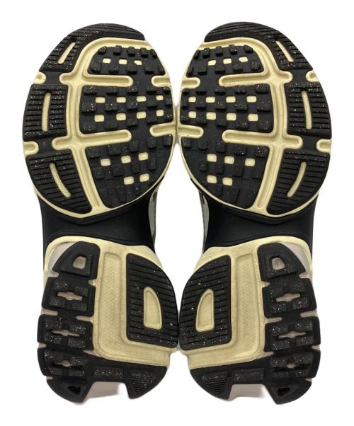 NIKE（ナイキ）NIKE (ナイキ) W V2K RUN SUMMIT WHITE/METALLIC SILVER　ウィメンズ V2K ラン サイズ:23.5の古着・服飾アイテム