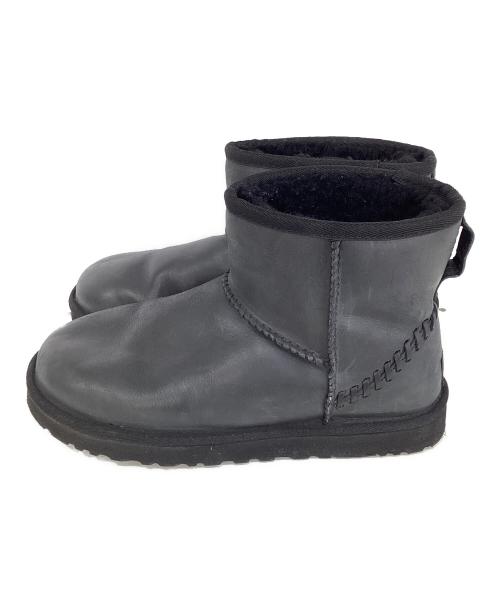 UGG（アグ）UGG (アグ) Classic Mini Deco　クラシックミニ デコ　ムートンショートブーツ ブラック サイズ:24の古着・服飾アイテム