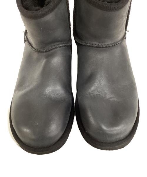 UGG（アグ）UGG (アグ) Classic Mini Deco　クラシックミニ デコ　ムートンショートブーツ ブラック サイズ:24の古着・服飾アイテム