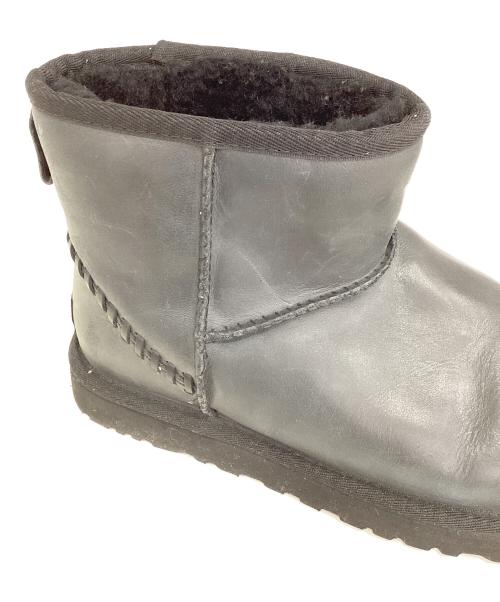 UGG（アグ）UGG (アグ) Classic Mini Deco　クラシックミニ デコ　ムートンショートブーツ ブラック サイズ:24の古着・服飾アイテム
