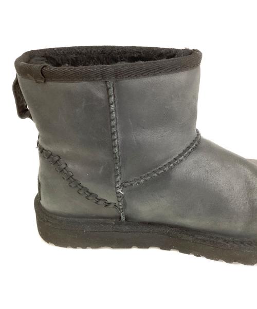 UGG（アグ）UGG (アグ) Classic Mini Deco　クラシックミニ デコ　ムートンショートブーツ ブラック サイズ:24の古着・服飾アイテム