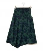 TOMORROW LANDトゥモローランド）の古着「シャドーフラワープリント アシンメトリーサーキュラースカート」｜ブラック