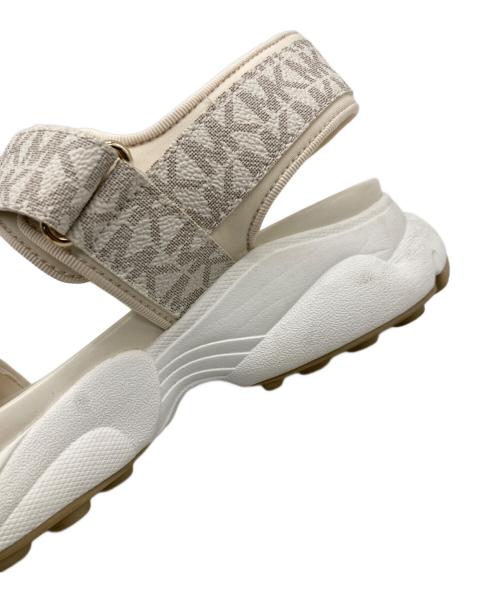 MICHAEL KORS（マイケル・コース）MICHAEL KORS (マイケルコース) KATRINA ハイブリッド スライドサンダル アイボリー サイズ:7.5の古着・服飾アイテム