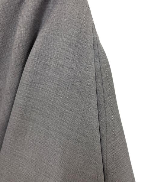 ENFOLD（エンフォルド）ENFOLD (エンフォルド) ソフトトロピカル Vase Balloon SKIRT トップグレー サイズ:38 未使用品の古着・服飾アイテム