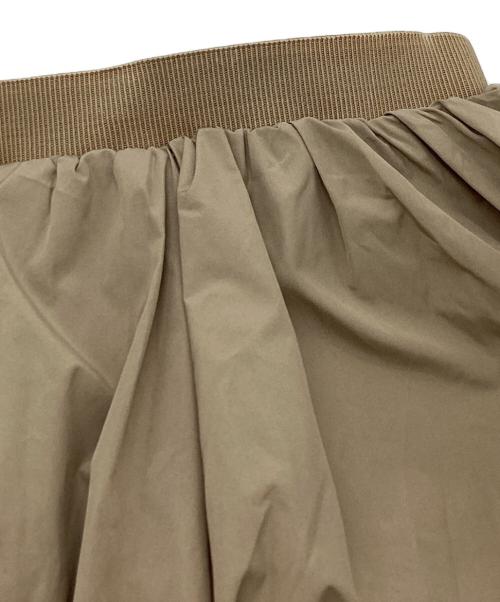 emmi atelier（エミアトリエ）emmi atelier (エミアトリエ) タックボリュームバルーンスカート ベージュ サイズ:1の古着・服飾アイテム