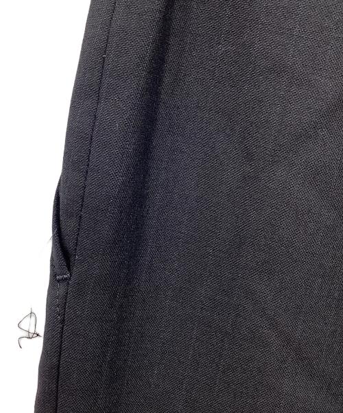 ISSEY MIYAKE FETE（イッセイミヤケフェット）ISSEY MIYAKE FETE (イッセイミヤケフェット) ウールストライプパンツ ブラック サイズ:2の古着・服飾アイテム