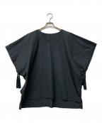 TOMORROW LANDトゥモローランド）の古着「コットントロピカル リボンカフスＶネックブラウス」｜ネイビー